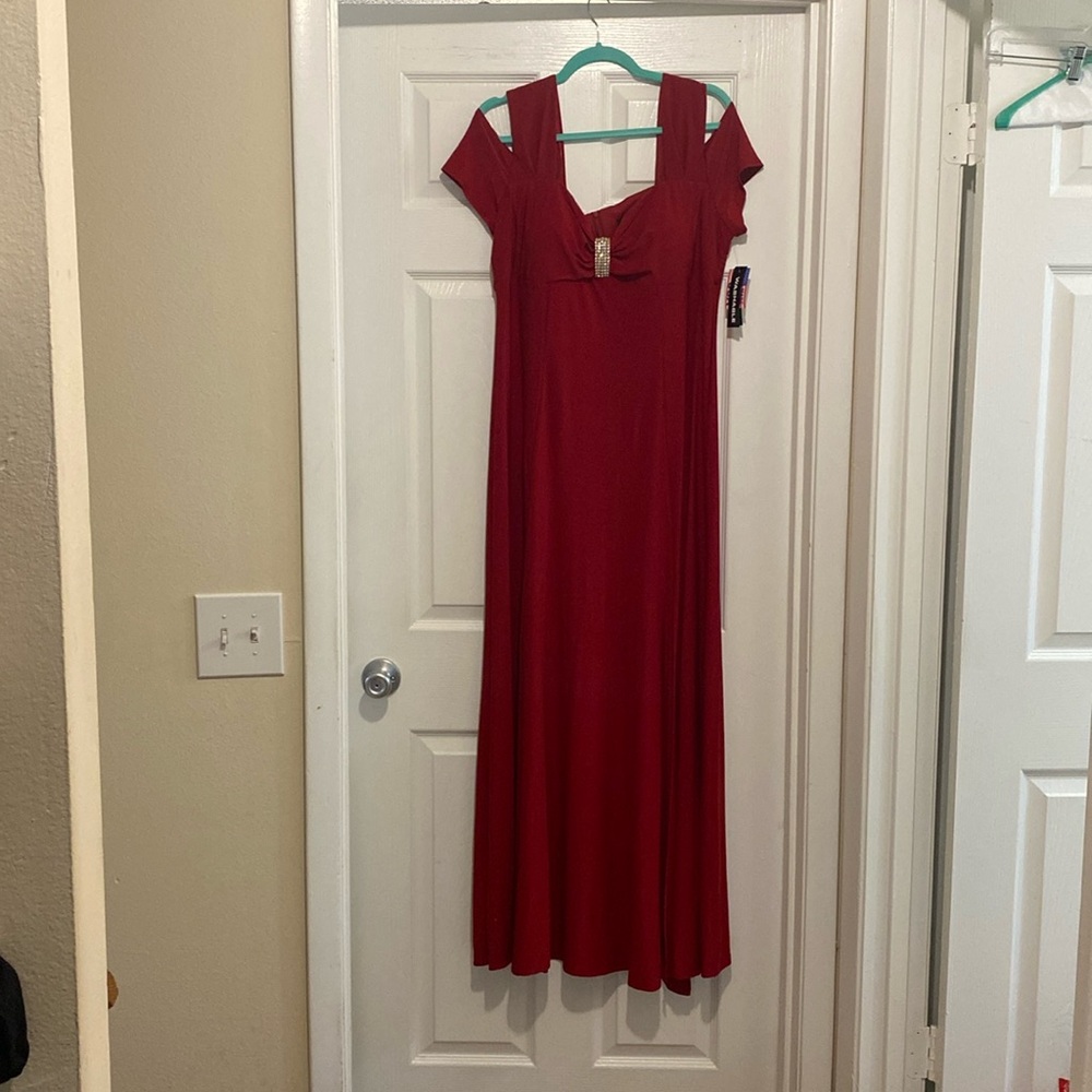 Red size 16 evening dress cold shoulder style tags on